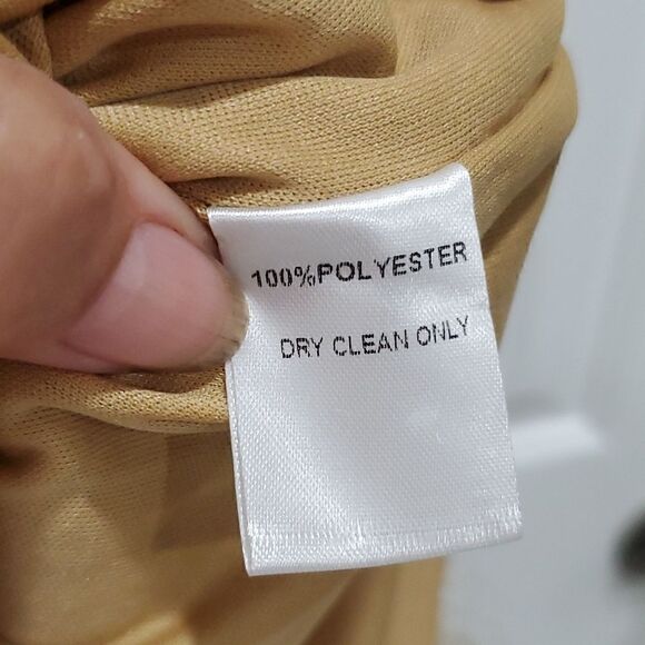 ✨️Be different gold shimmer dress✨️Nwt, size small - Picture 4 of 8